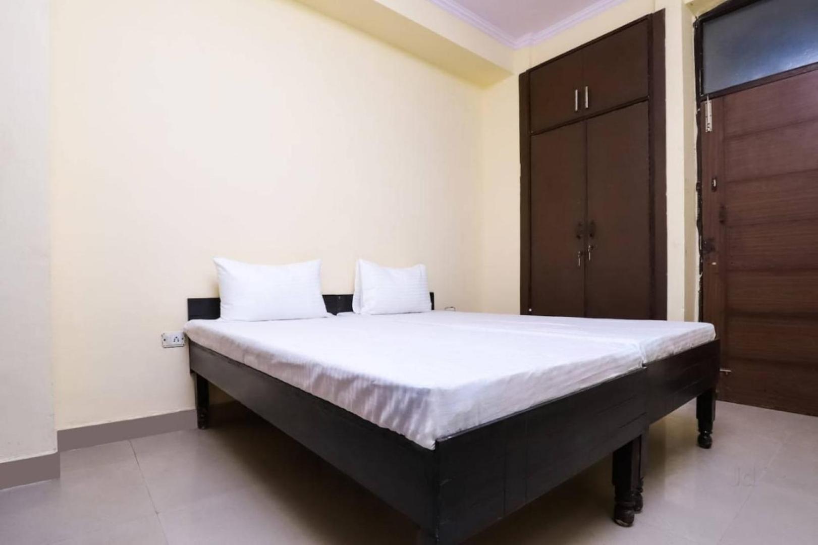 Chirag Hotel,Ghaziabad Ngoại thất bức ảnh